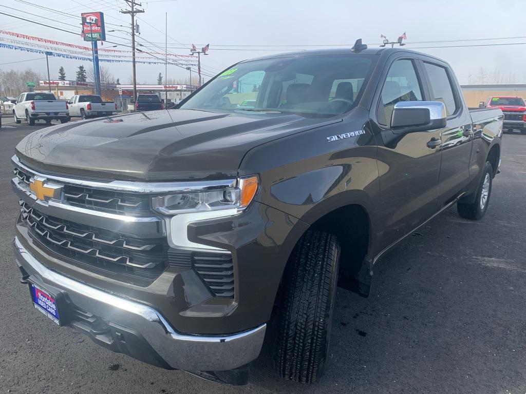 2023 Chevrolet Silverado 1500 photo 3